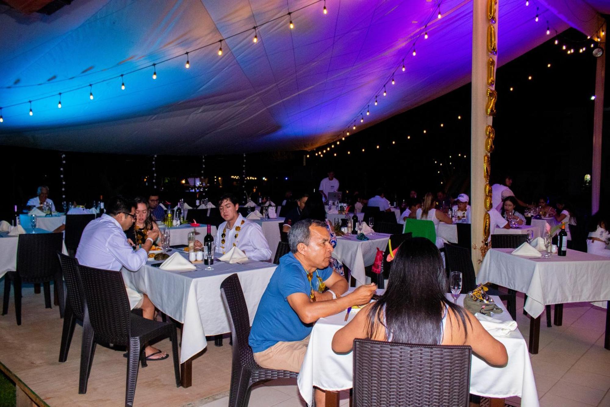 Sauce Laguna Azul Hotel & Suites מראה חיצוני תמונה